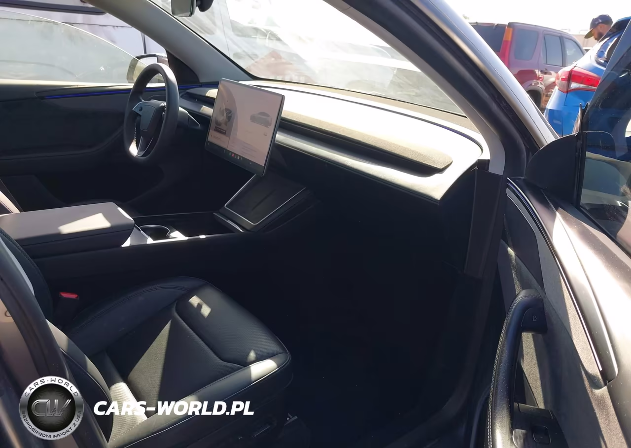 2026 Tesla Model Y VIN:7SAYGDEE6TF341079 - 5
