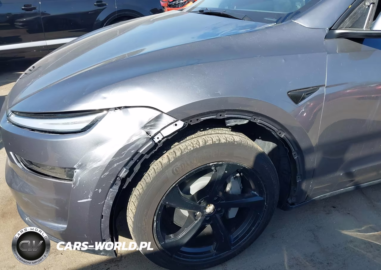 2026 Tesla Model Y VIN:7SAYGDEE6TF341079 - 6