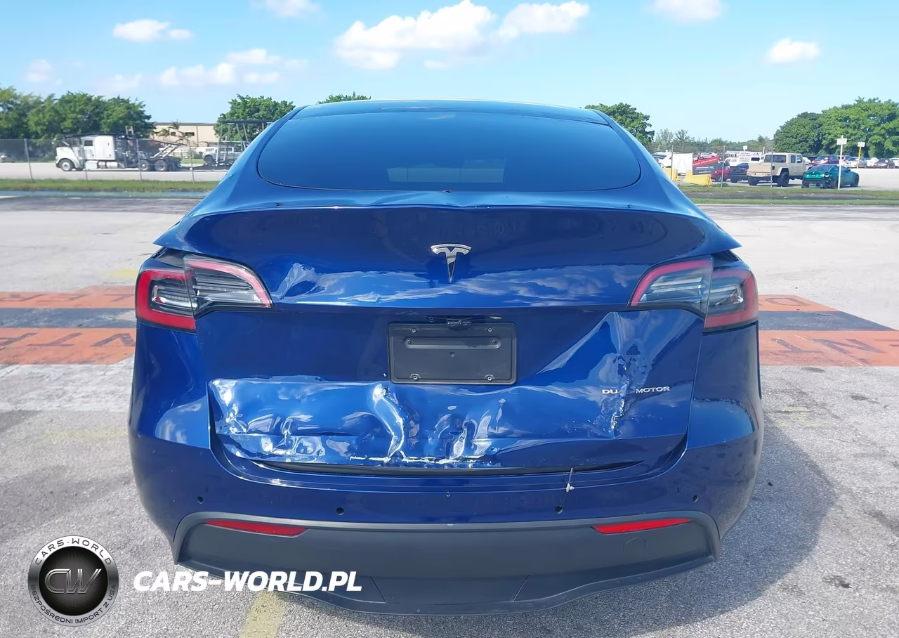 2021 Tesla Model Y VIN:5YJYGDEE2MF297628 - 16