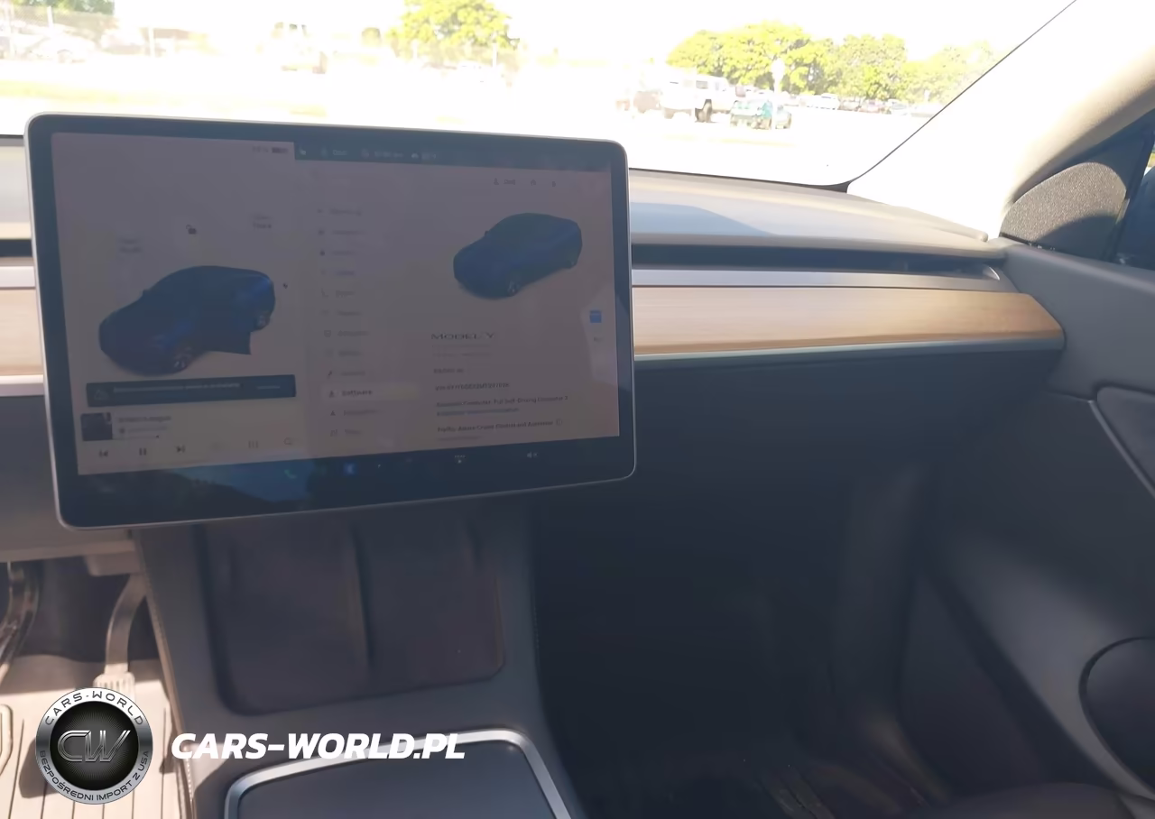 2021 Tesla Model Y VIN:5YJYGDEE2MF297628 - 18