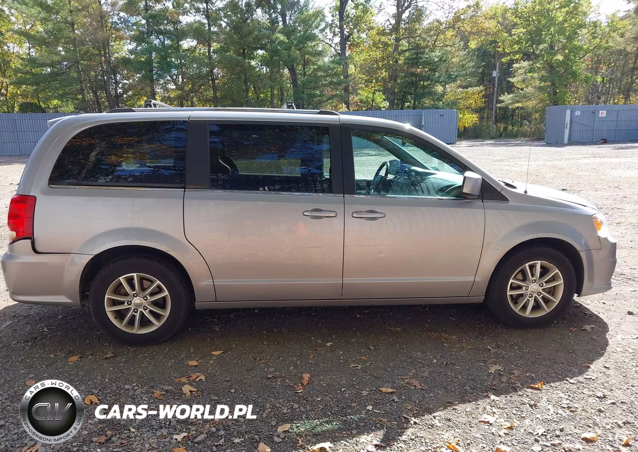 2018 Dodge Grand Caravan Sxt VIN:2C4RDGCG9JR282367 - 13