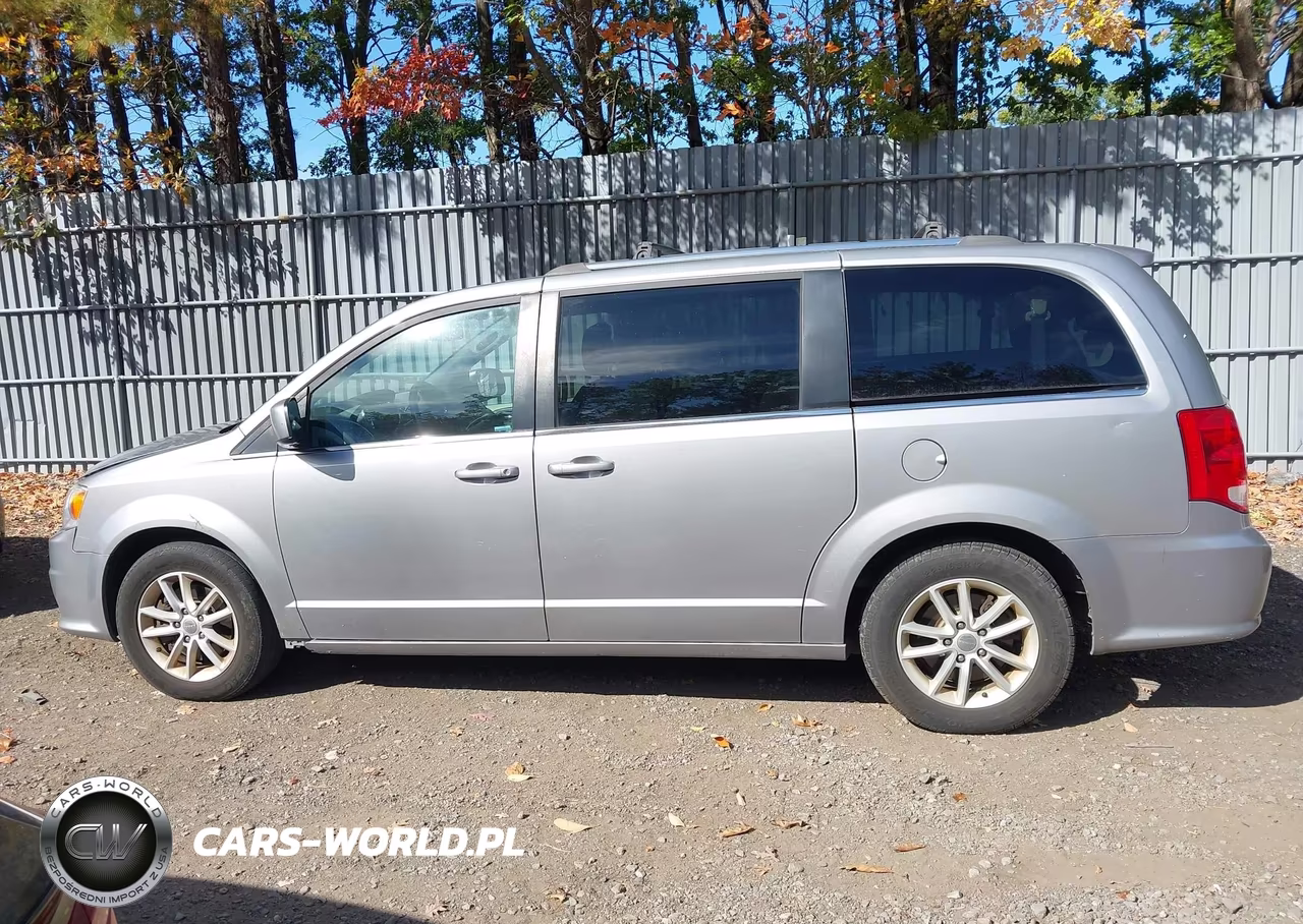 2018 Dodge Grand Caravan Sxt VIN:2C4RDGCG9JR282367 - 14