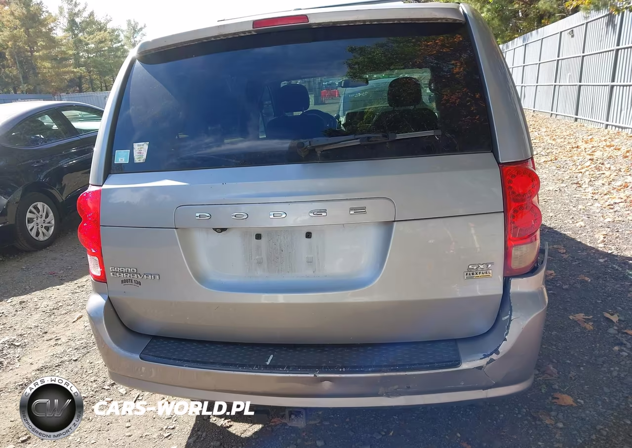2018 Dodge Grand Caravan Sxt VIN:2C4RDGCG9JR282367 - 16