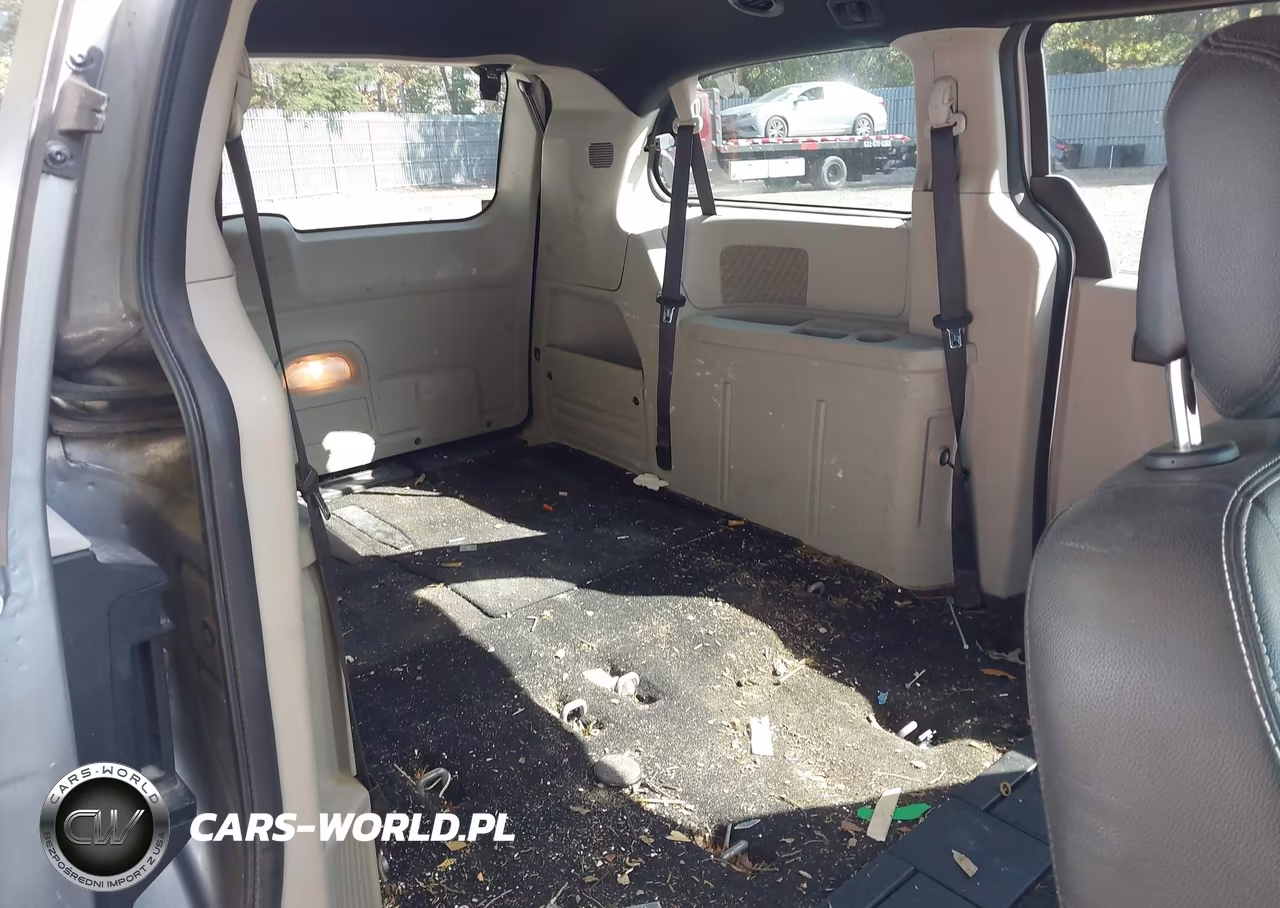 2018 Dodge Grand Caravan Sxt VIN:2C4RDGCG9JR282367 - 8