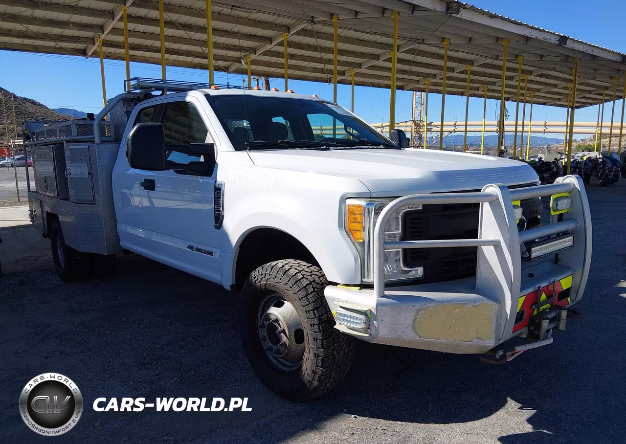 2017 Ford F-350 Chassis Xl VIN:1FD8X3HT8HEF22996 - 1
