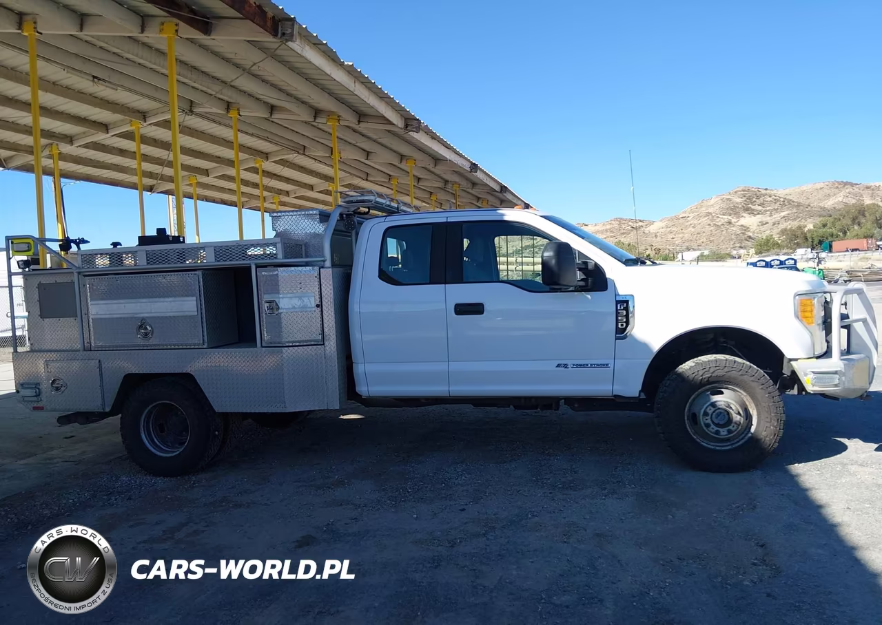 2017 Ford F-350 Chassis Xl VIN:1FD8X3HT8HEF22996 - 14