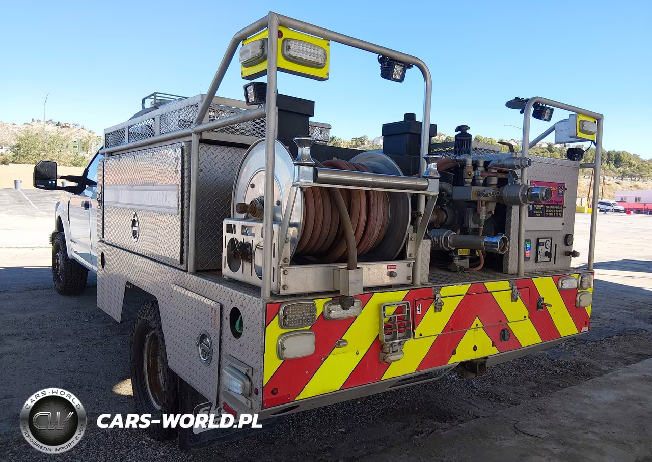 2017 Ford F-350 Chassis Xl VIN:1FD8X3HT8HEF22996 - 3