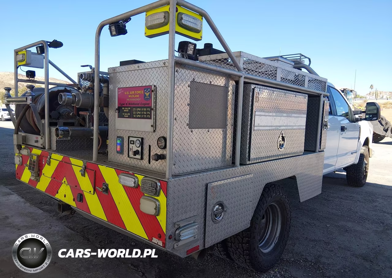 2017 Ford F-350 Chassis Xl VIN:1FD8X3HT8HEF22996 - 4
