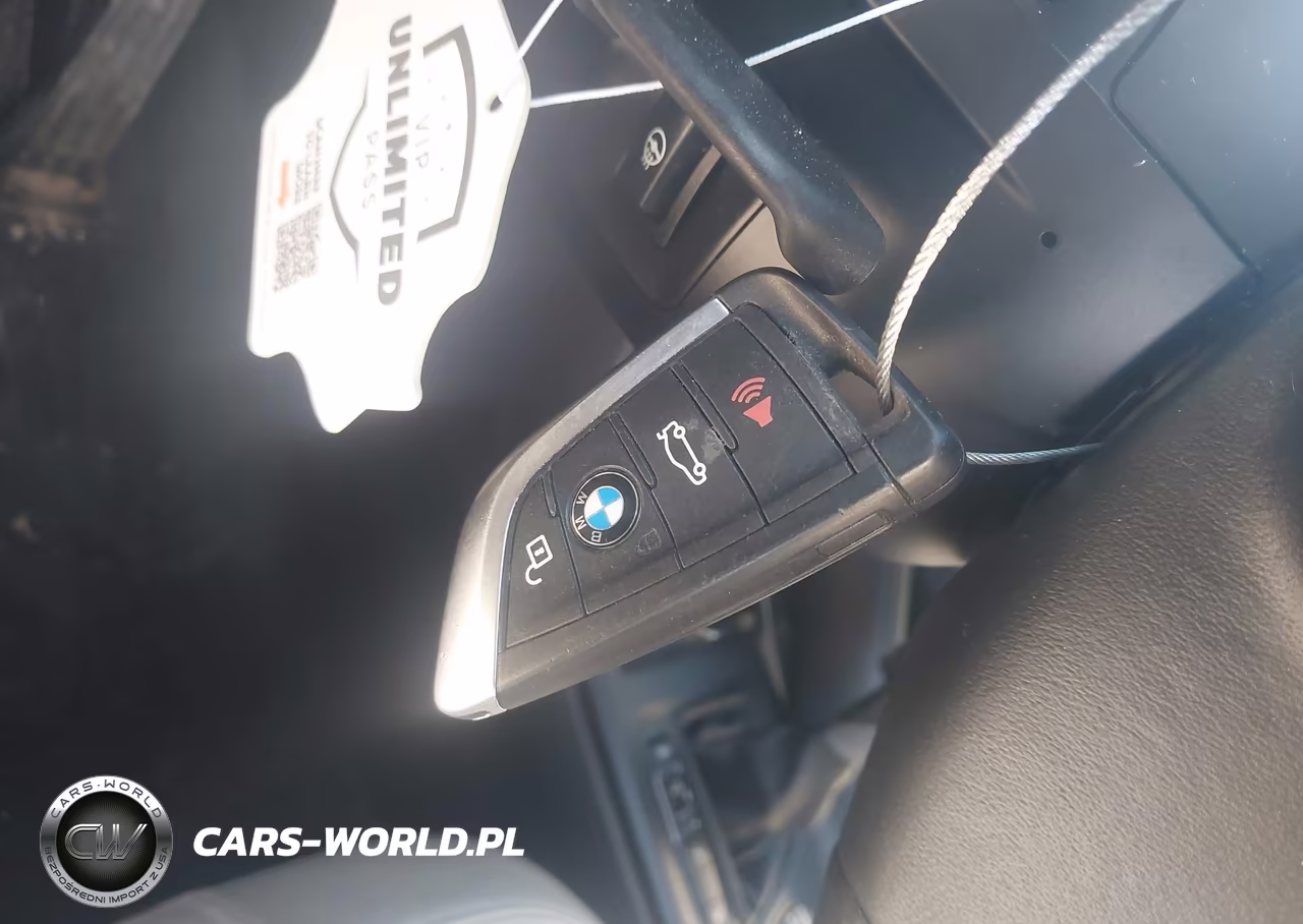 BMW X1 XDRIVE2 VIN:WBXHT3Z32H4A64916 - 11