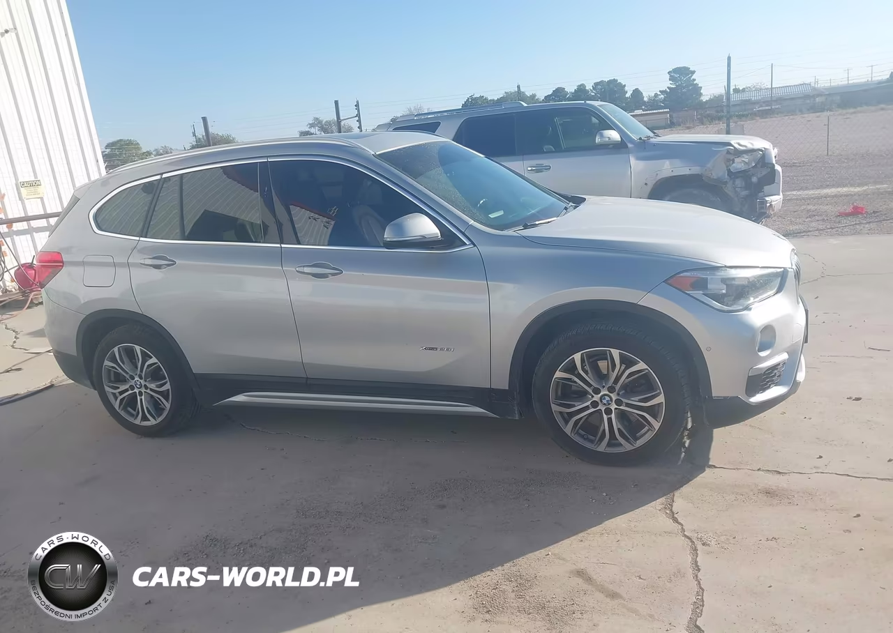 BMW X1 XDRIVE2 VIN:WBXHT3Z32H4A64916 - 13