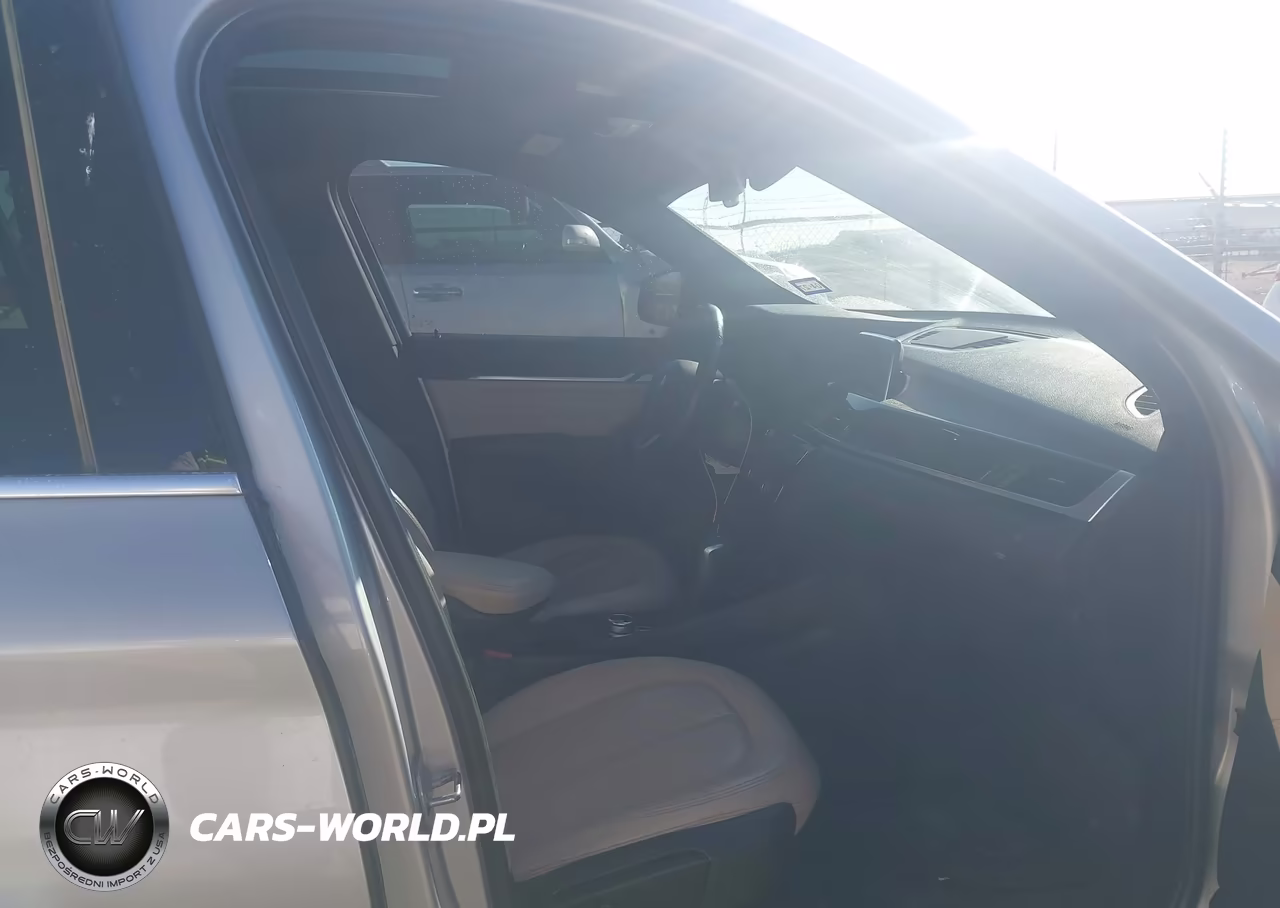 BMW X1 XDRIVE2 VIN:WBXHT3Z32H4A64916 - 5