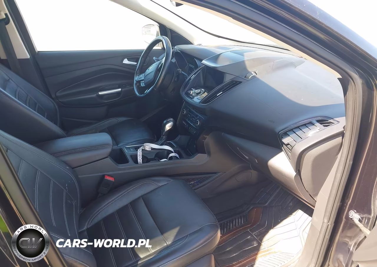 2019 Ford Escape Titanium VIN:1FMCU0J95KUA12067 - 5