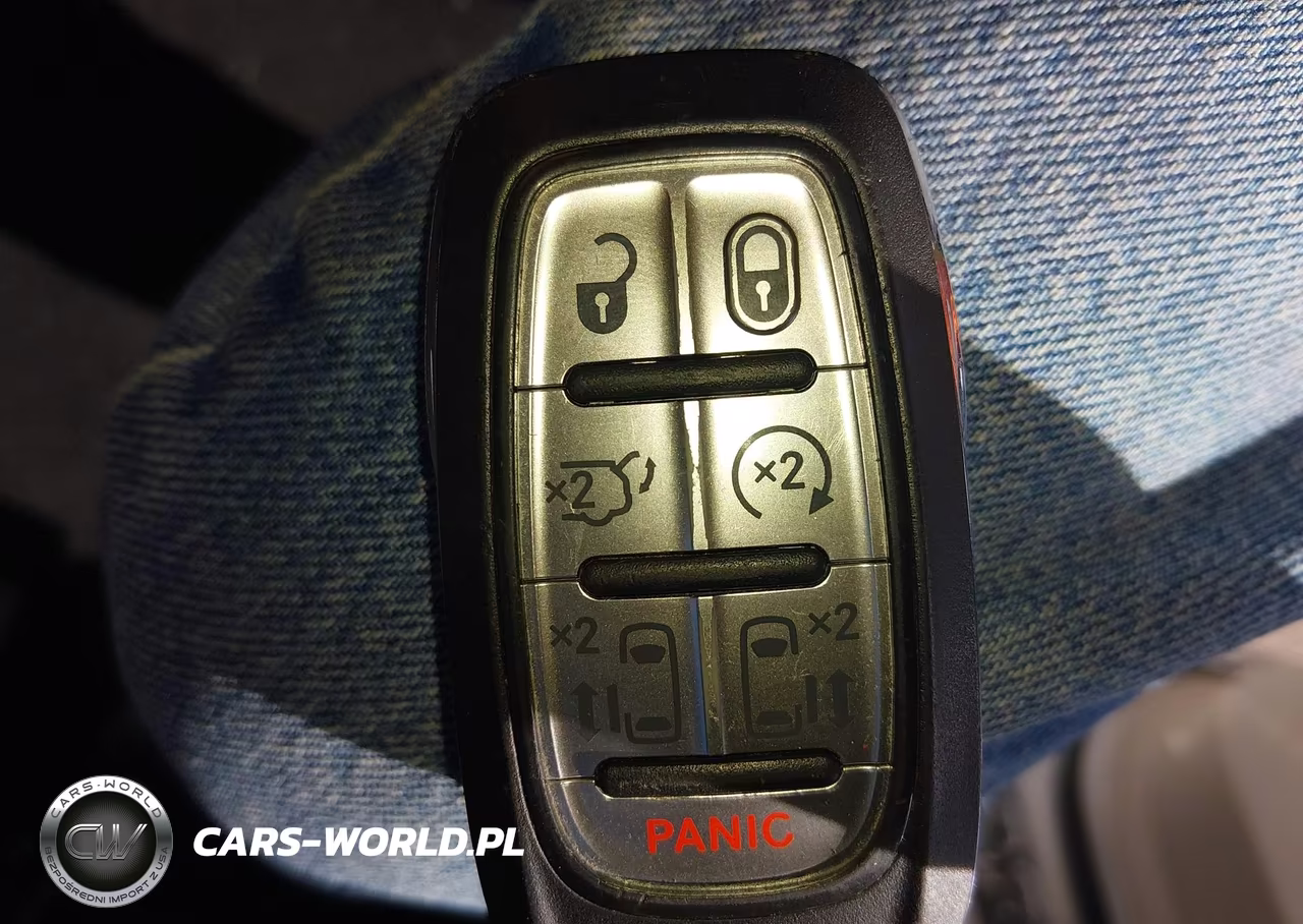 2024 Chrysler Pacifica Hybrid Select VIN:2C4RC1S78RR127094 - 11