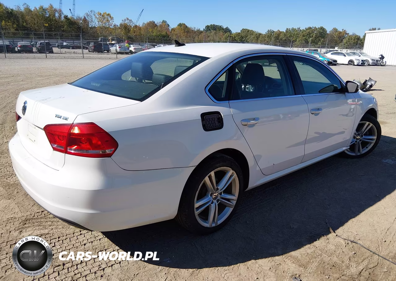 2015 Volkswagen Passat 2.0L Tdi Se VIN:1VWBV7A37FC069333 - 4