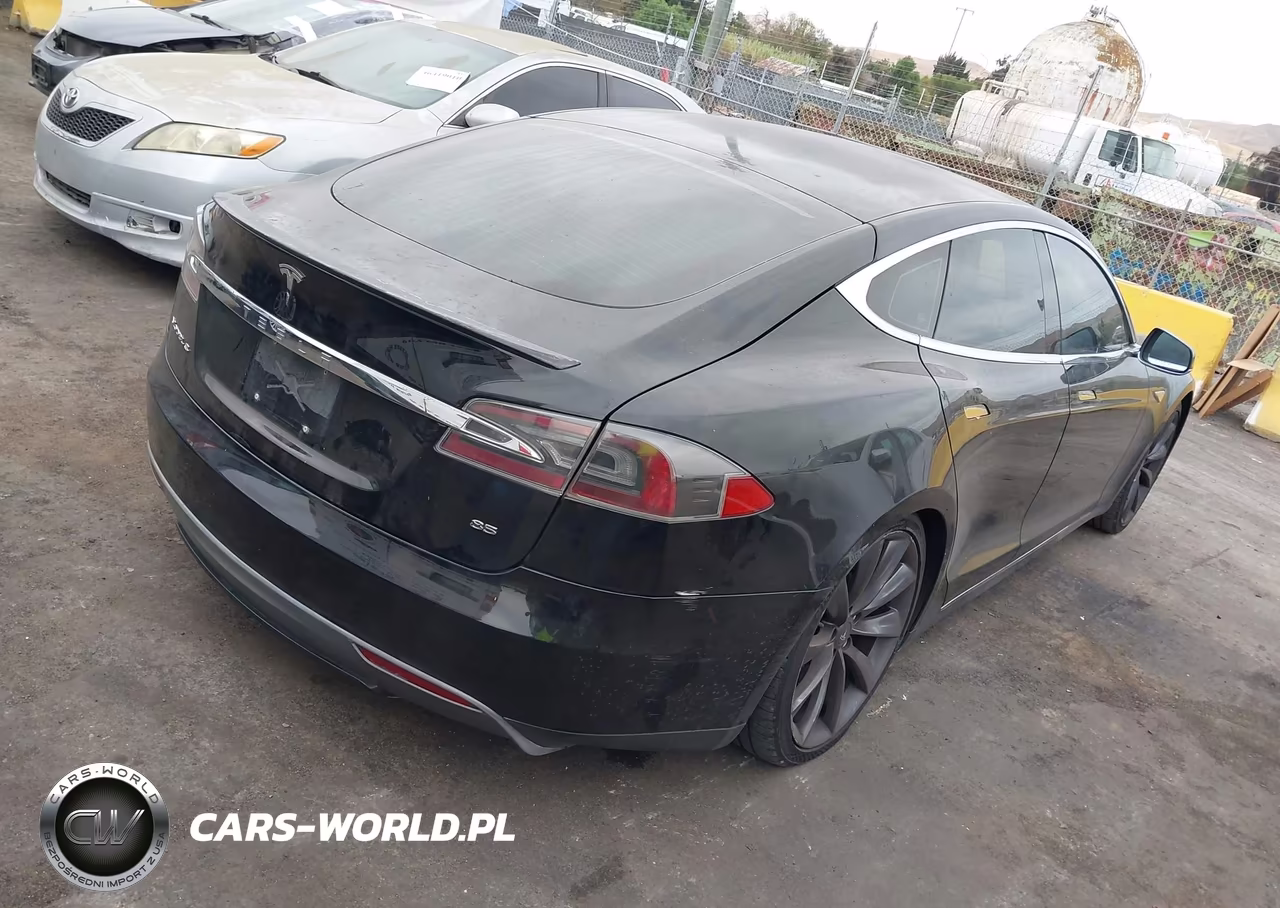 2013 Tesla Model S VIN:5YJSA1CN1DFP09921 - 4