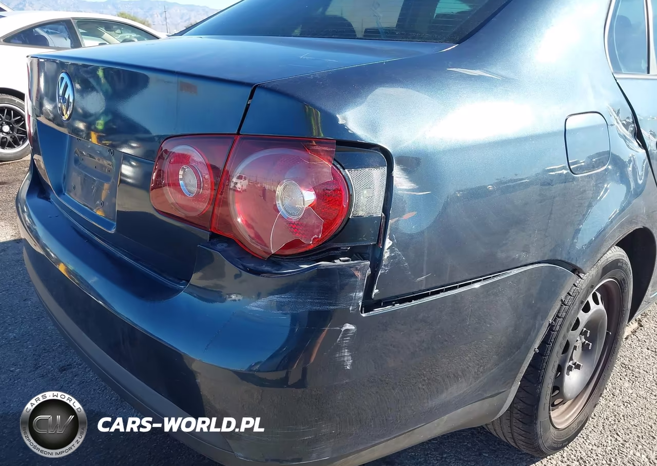 2010 Volkswagen Jetta S VIN:3VWJX7AJXAM029324 - 17