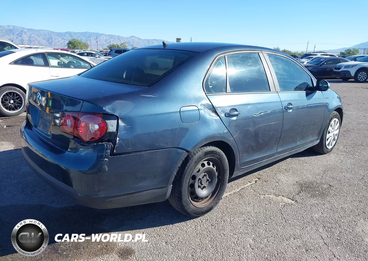 2010 Volkswagen Jetta S VIN:3VWJX7AJXAM029324 - 4