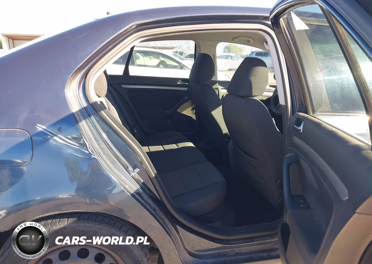 2010 Volkswagen Jetta S VIN:3VWJX7AJXAM029324 - 8
