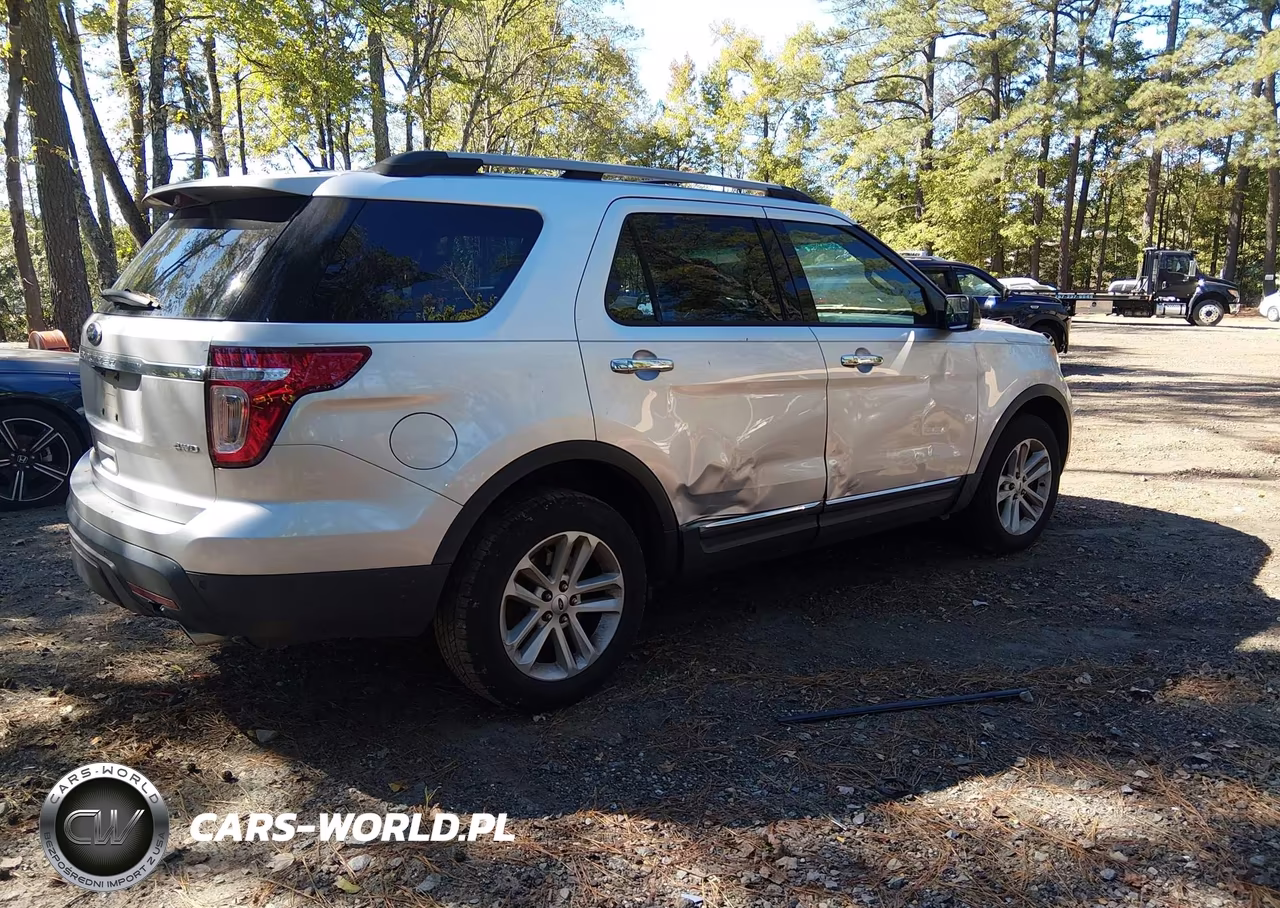 2013 Ford Explorer Xlt VIN:1FM5K8D85DGA16184 - 4