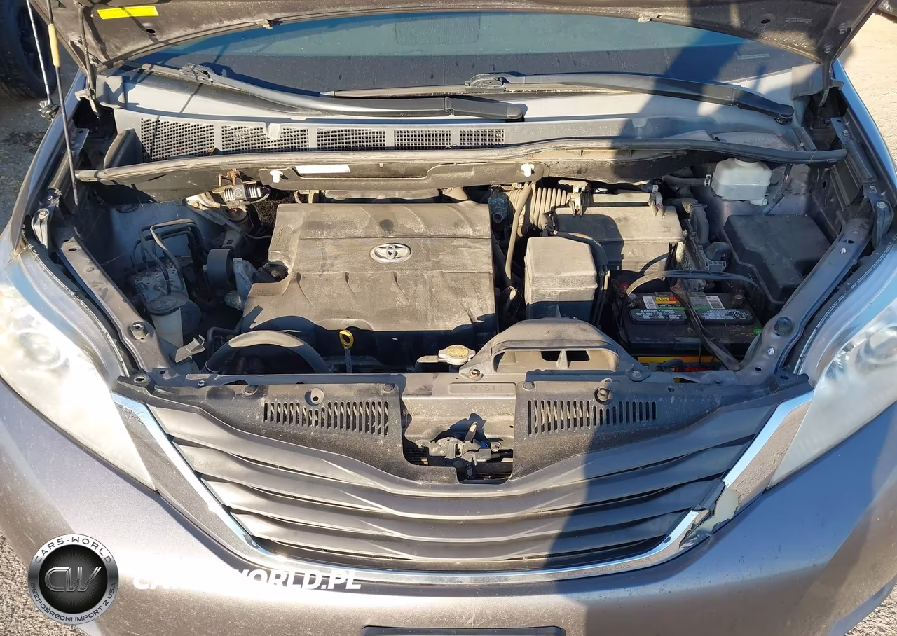 2011 Toyota Sienna Xle V6 VIN:5TDYK3DC4BS074279 - 10