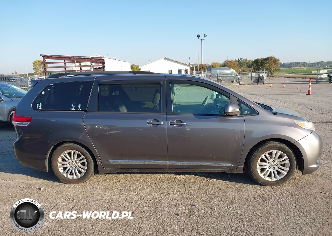 2011 Toyota Sienna Xle V6 VIN:5TDYK3DC4BS074279 - 13