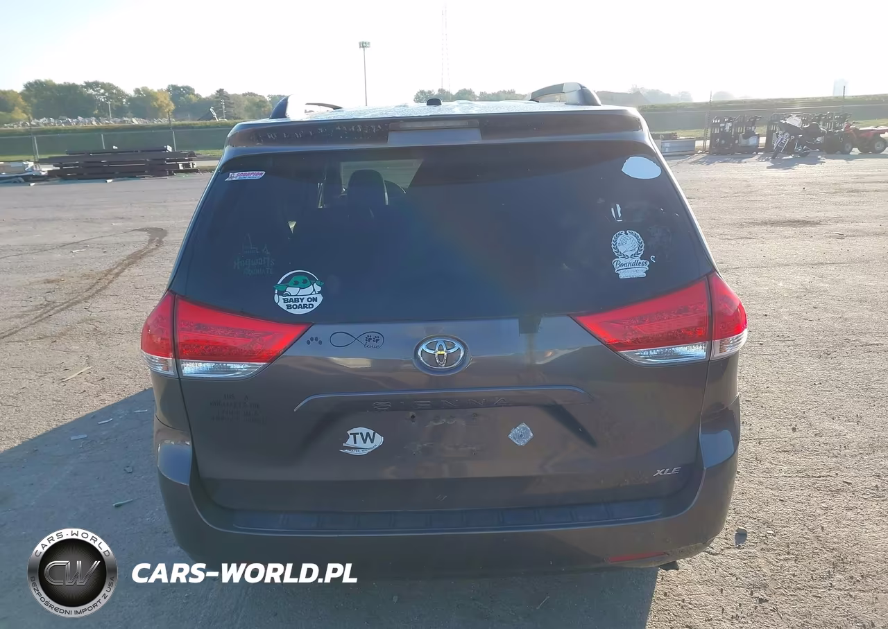 2011 Toyota Sienna Xle V6 VIN:5TDYK3DC4BS074279 - 16
