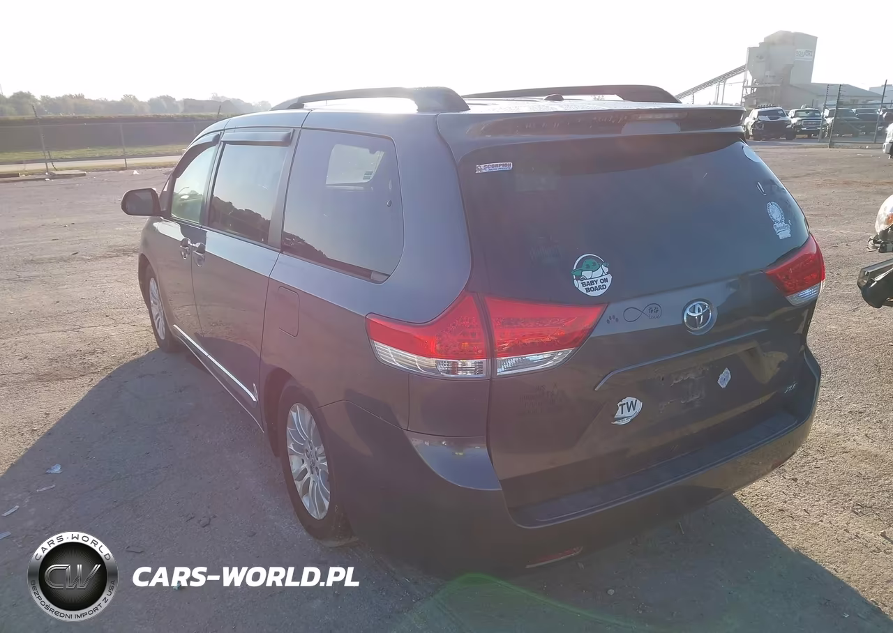 2011 Toyota Sienna Xle V6 VIN:5TDYK3DC4BS074279 - 3
