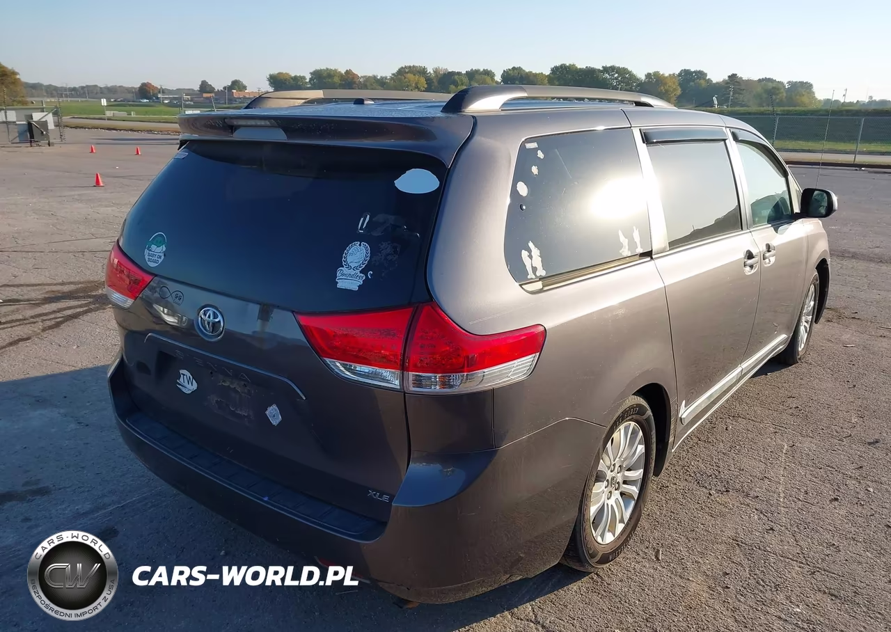 2011 Toyota Sienna Xle V6 VIN:5TDYK3DC4BS074279 - 4