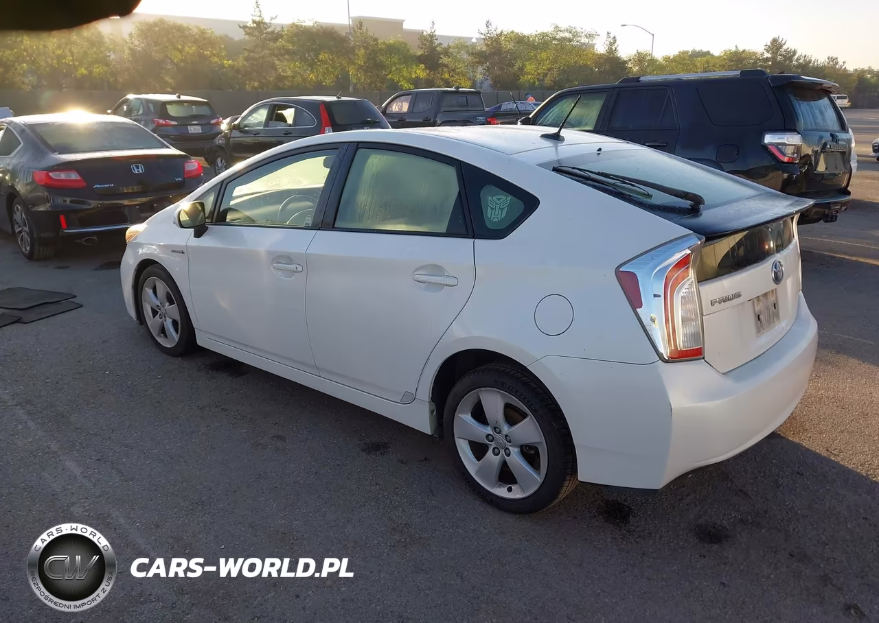 2013 Toyota Prius Five VIN:JTDKN3DU7D5699158 - 3