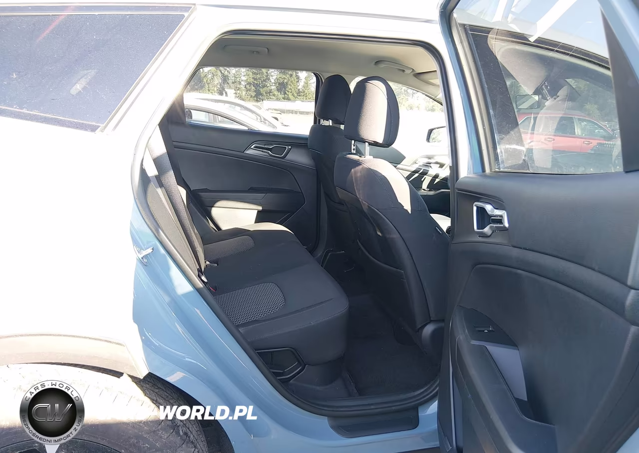 2027 Kia Sportage VIN:KNDPUDDG5V7416206 - 8