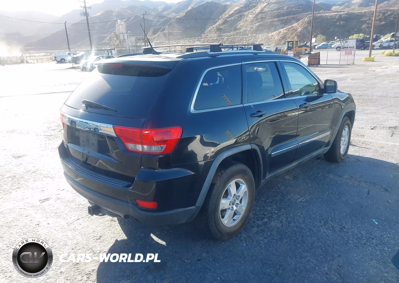 2011 Jeep Grand Cherokee Laredo VIN:1J4RR4GGXBC520211 - 4