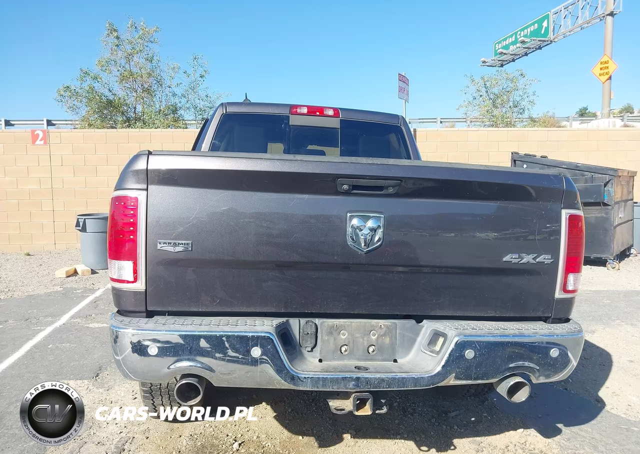 2015 Ram 1500 Laramie VIN:1C6RR7NM4FS734081 - 16