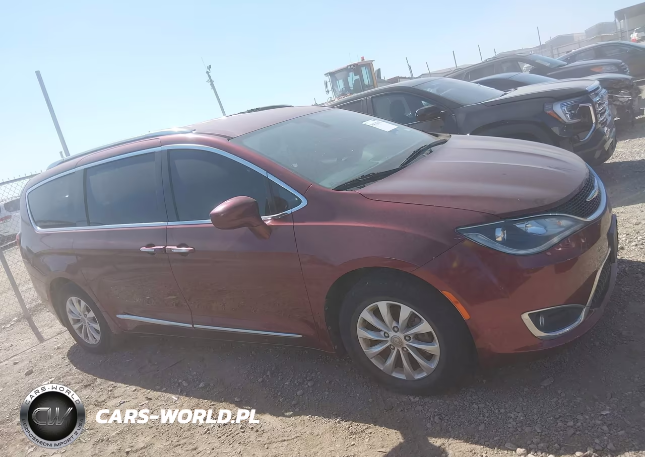 2018 Chrysler Pacifica Touring L VIN:2C4RC1BG3JR142901 - 13