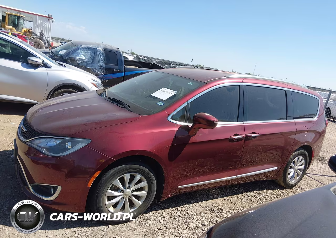 2018 Chrysler Pacifica Touring L VIN:2C4RC1BG3JR142901 - 14