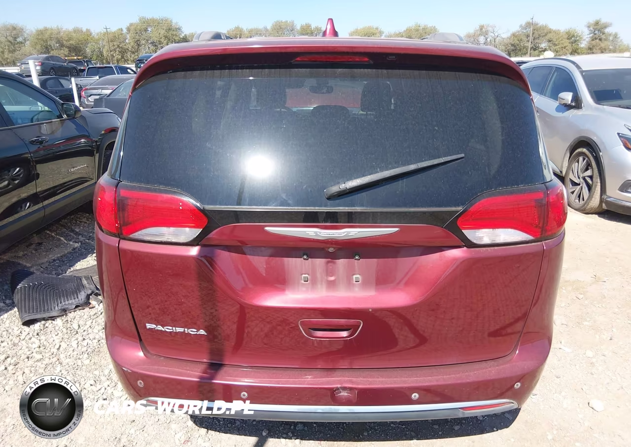 2018 Chrysler Pacifica Touring L VIN:2C4RC1BG3JR142901 - 16