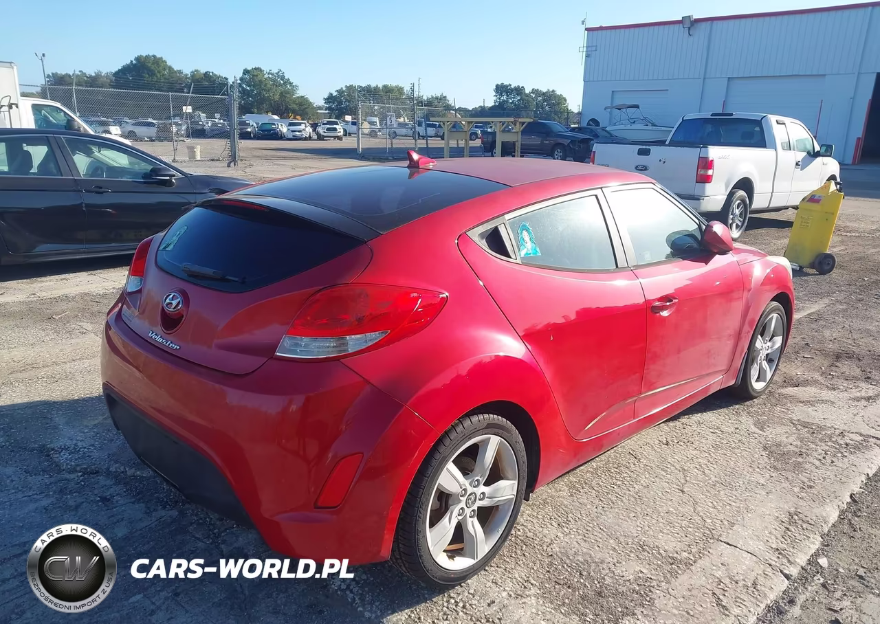2016 Hyundai Veloster VIN:KMHTC6AD2GU282973 - 4
