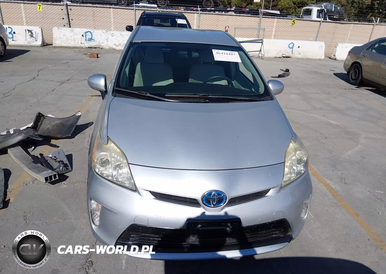 2015 Toyota Prius Two VIN:JTDKN3DU4F0455435 - 13