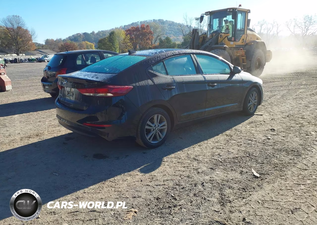 2018 Hyundai Elantra Value Edition VIN:5NPD84LF7JH278402 - 4