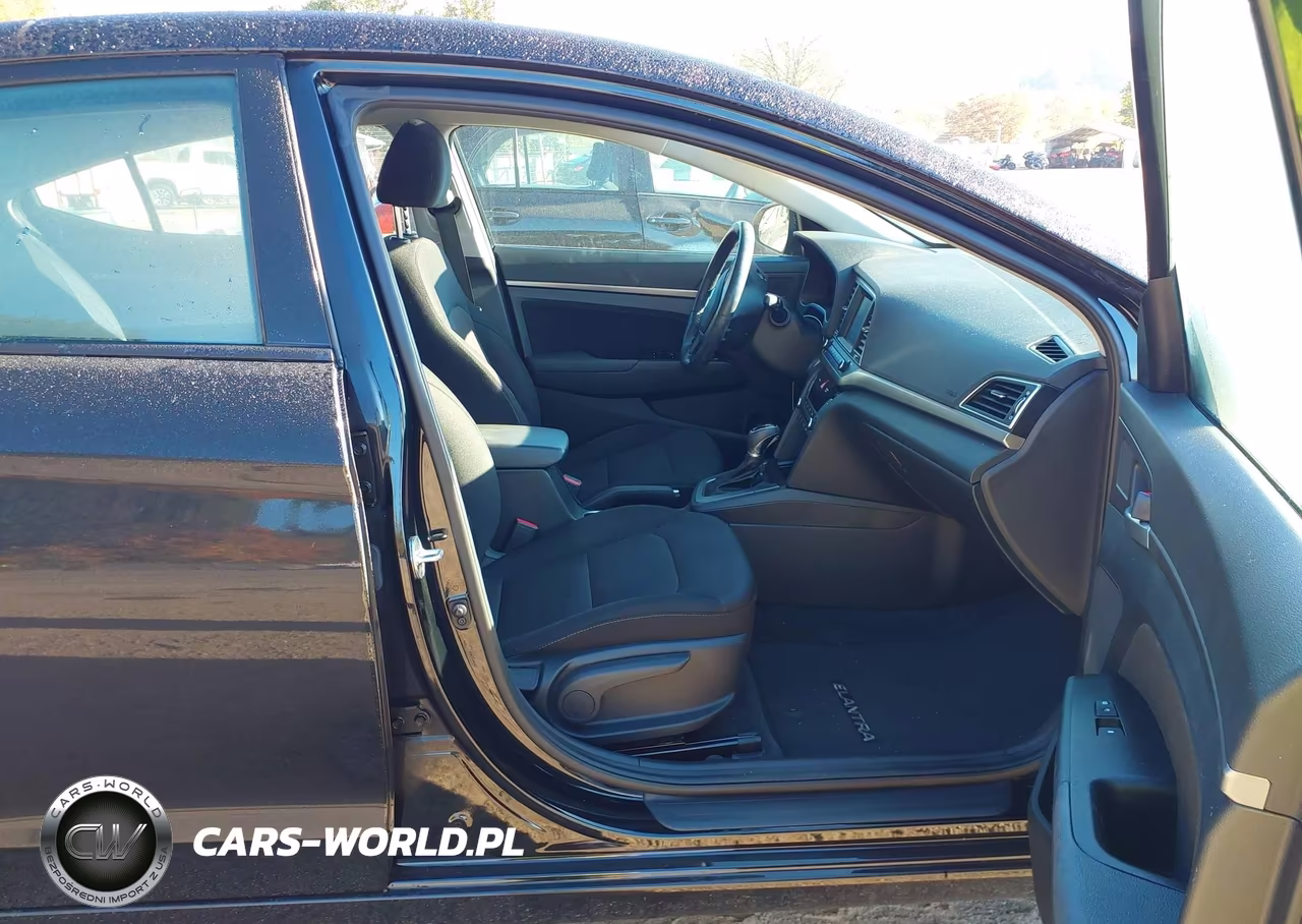 2018 Hyundai Elantra Value Edition VIN:5NPD84LF7JH278402 - 5