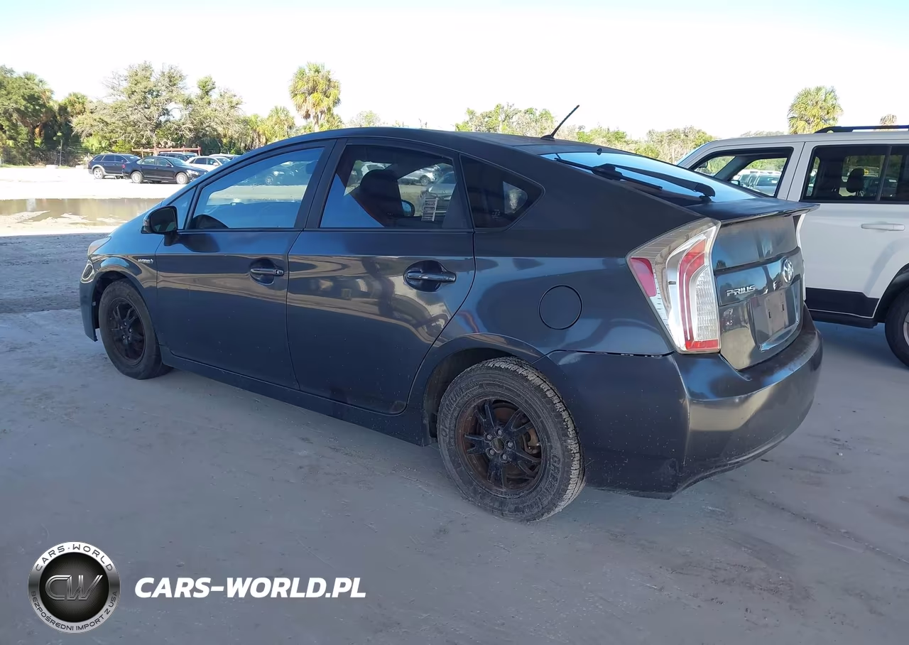 2014 Toyota Prius Two VIN:JTDKN3DU8E1814780 - 3