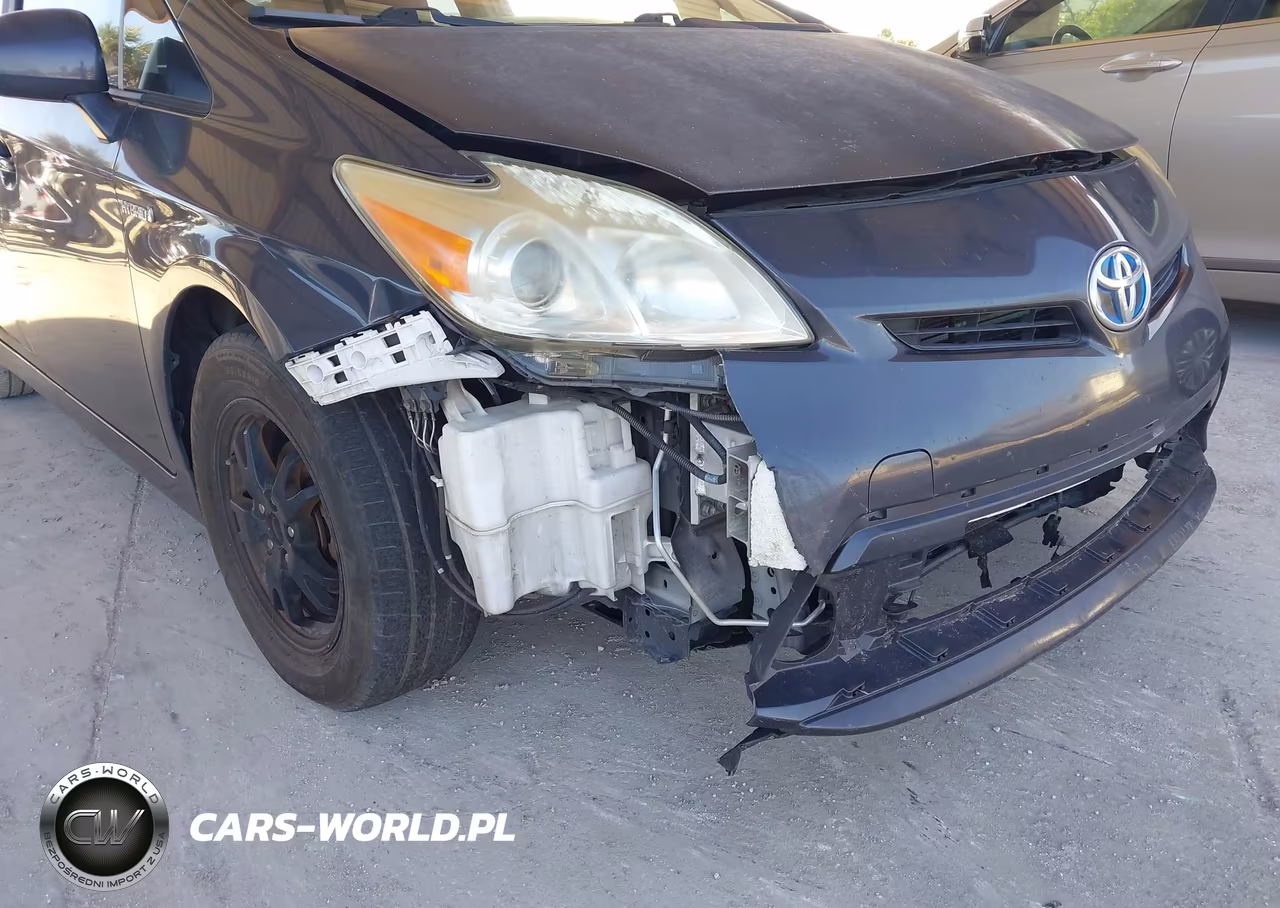 2014 Toyota Prius Two VIN:JTDKN3DU8E1814780 - 6