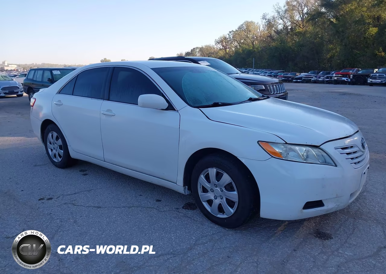 2009 Toyota Camry Le – zdjęcie 1 z 11