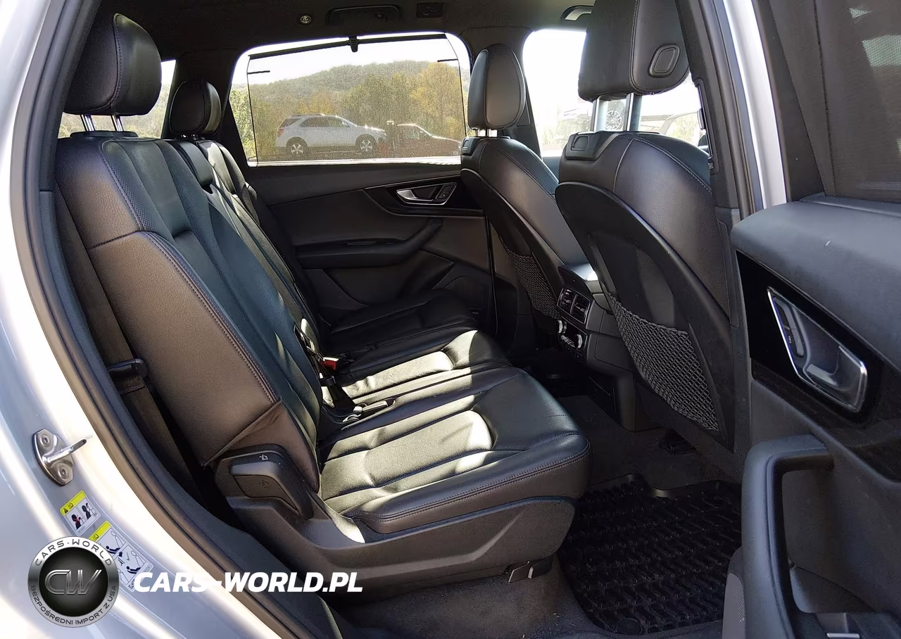 2017 Audi Q7 3.0T Premium VIN:WA1VAAF78HD032237 - 8
