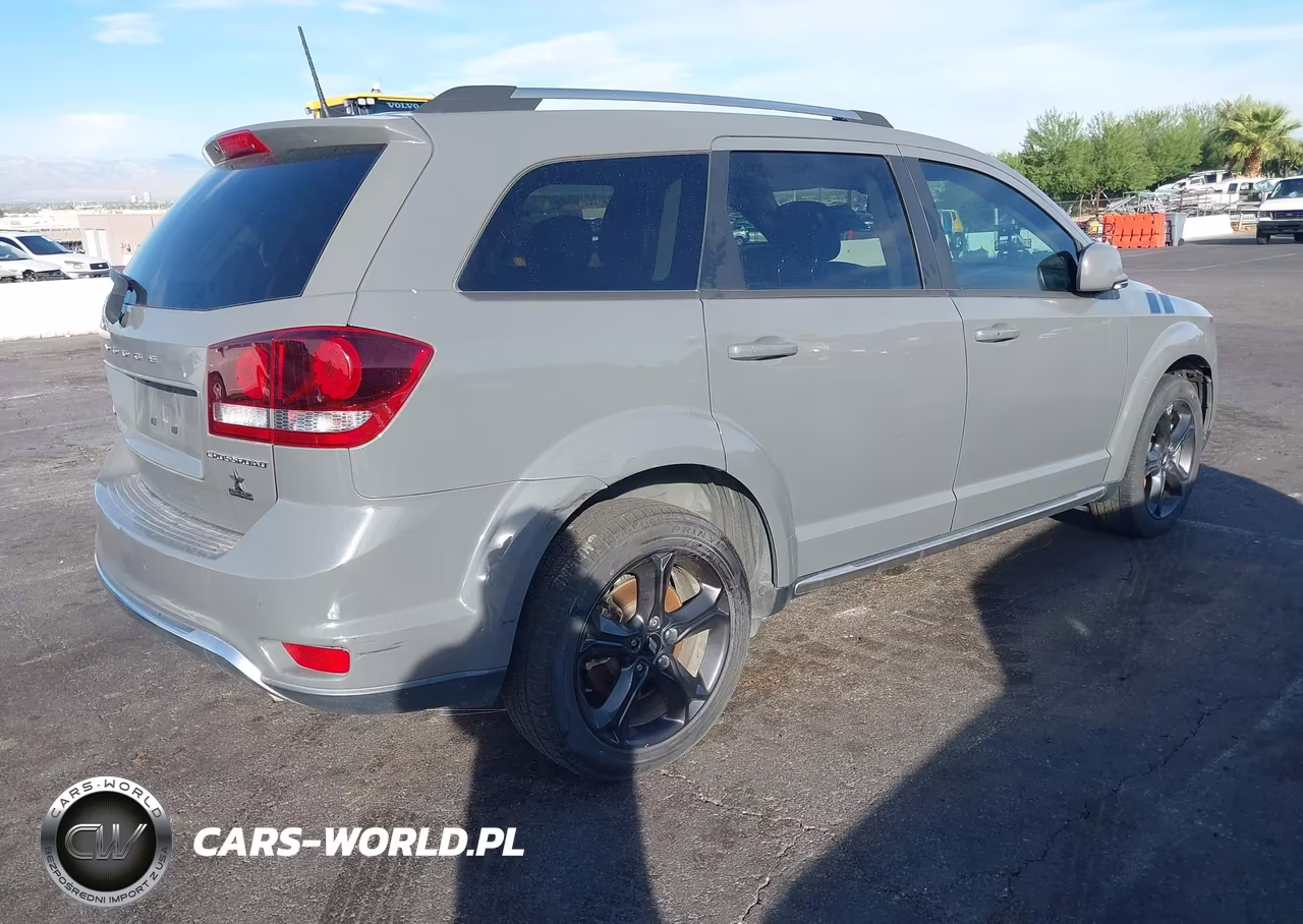 2020 Dodge Journey Crossroad VIN:3C4PDCGB1LT270941 - 4