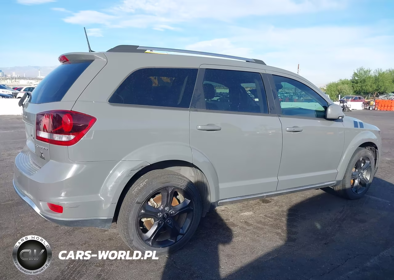 2020 Dodge Journey Crossroad VIN:3C4PDCGB1LT270941 - 6