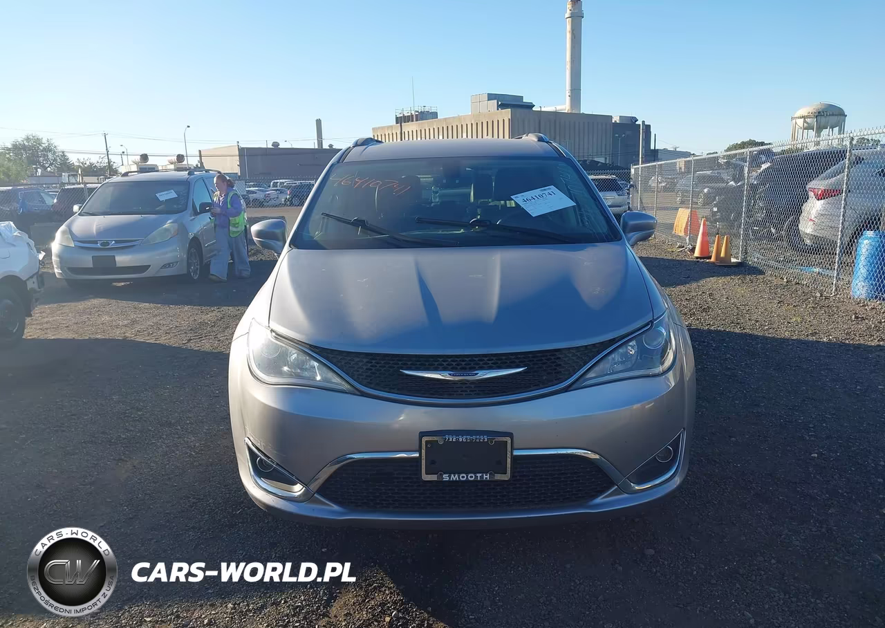 2019 Chrysler Pacifica Touring L VIN:2C4RC1BG5KR681148 - 12