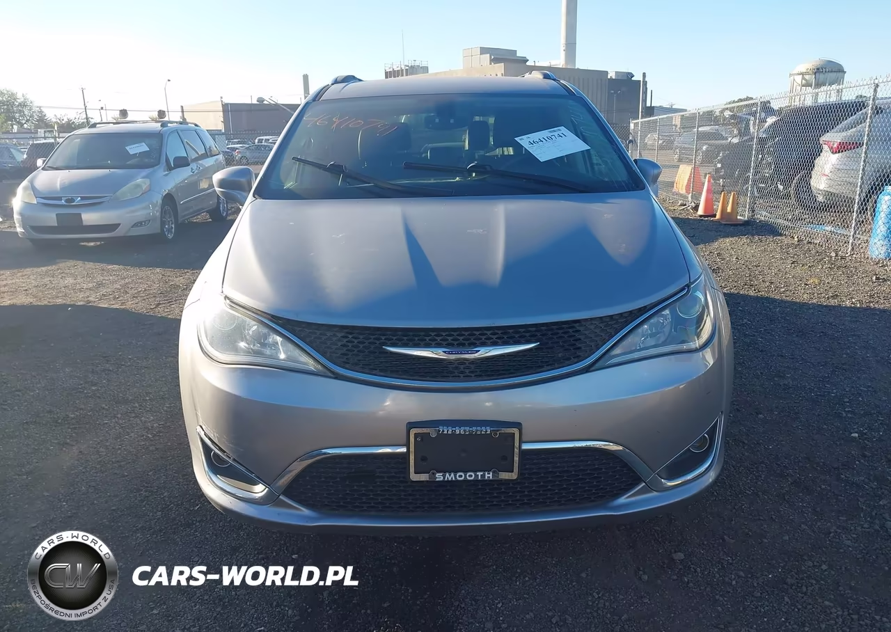 2019 Chrysler Pacifica Touring L VIN:2C4RC1BG5KR681148 - 6