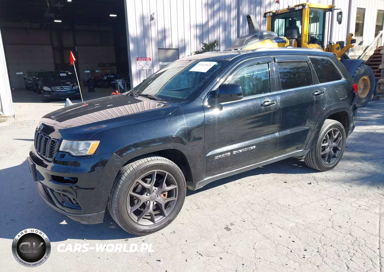 2017 Jeep Grand Cherokee Laredo 4X4 VIN:1C4RJFAG1HC954690 - 2