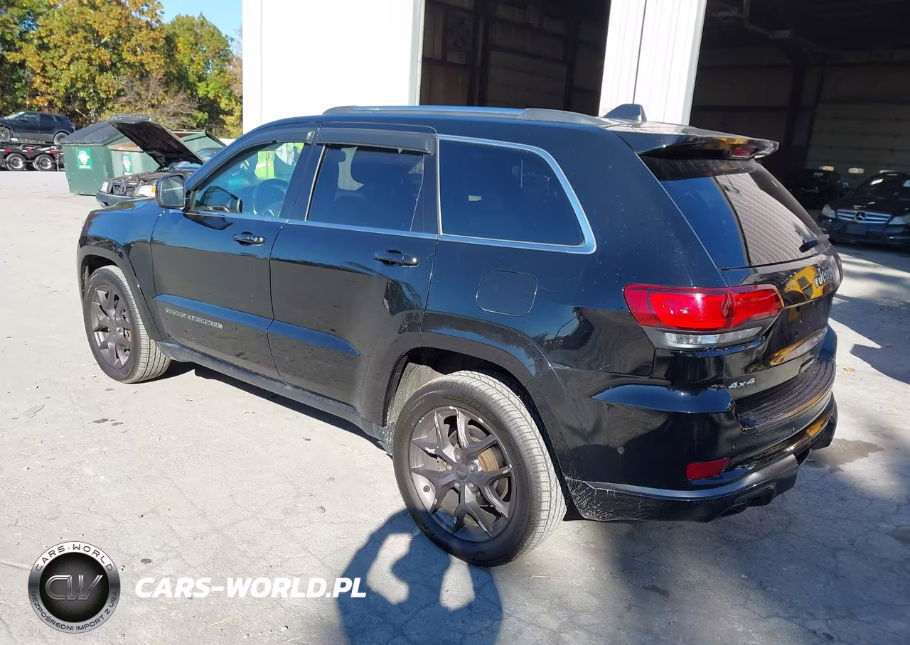 2017 Jeep Grand Cherokee Laredo 4X4 VIN:1C4RJFAG1HC954690 - 3