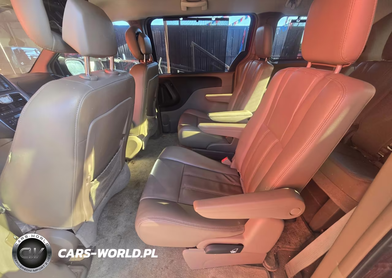 2014 Chrysler Town & Country Touring VIN:2C4RC1BG3ER196317 - 8